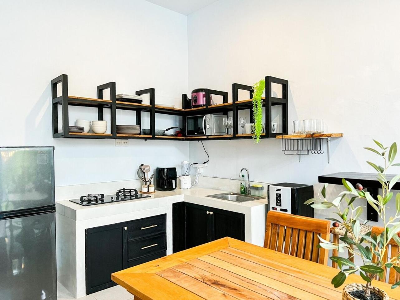 Island Boy Guesthouse T Prime Location In Canggu Экстерьер фото